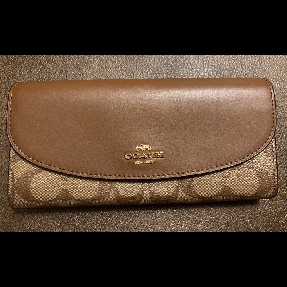 MAKE AN OFFER! Coach brown leather and logo wallet